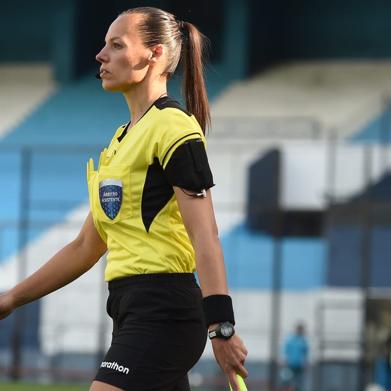  First female assistant referee in a Copa Libertadores official match Mariana de Almeida