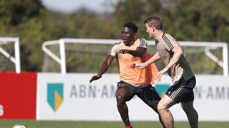 Lassina Traore trains with Matthijs de Ligt