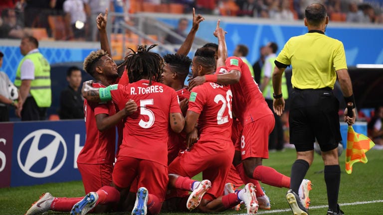 Jose Luis Rodriguez of Panama celebrates with teammates