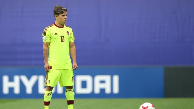 Yeferson Soteldo of Venezuela waits to take a free kick during the FIFA U-20 World Cup Korea Republic 2017