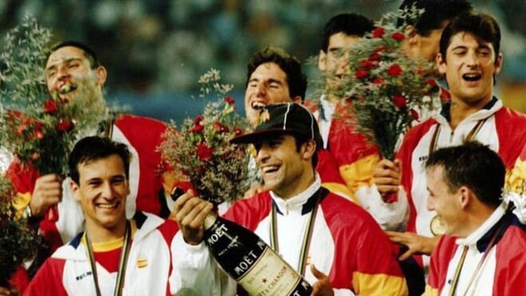 Spain national team after receiving the gold medal in Barcelona 1992