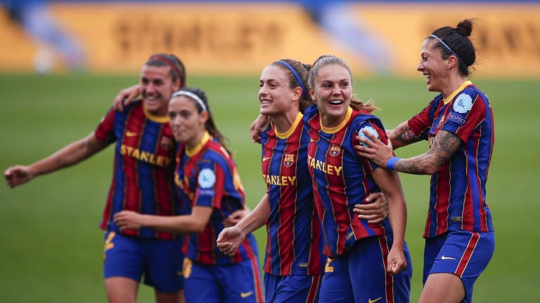 Lieke Martens of FC Barcelona celebrates scoring his side's 2nd goal with his team mates during the UEFA Women's Champions League Semi Final