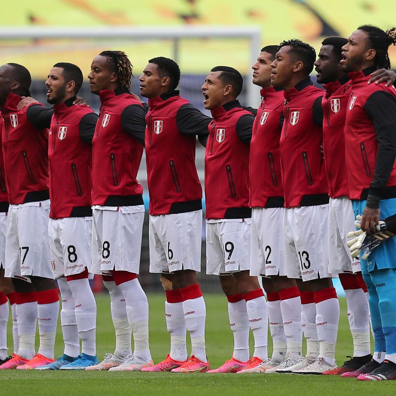 Players of Peru sing the national anthem before a match between Ecuador and Peru&nbsp;