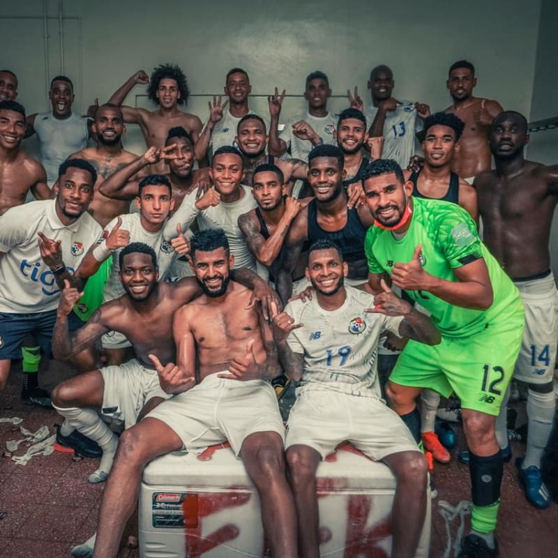 Panama players celebrate after advancing to the final phase of the Concacaf Qualifier for Qatar 2022 (Photo: @Fepafut)