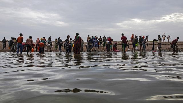 Ethiopia sentences five to death for human trafficking
