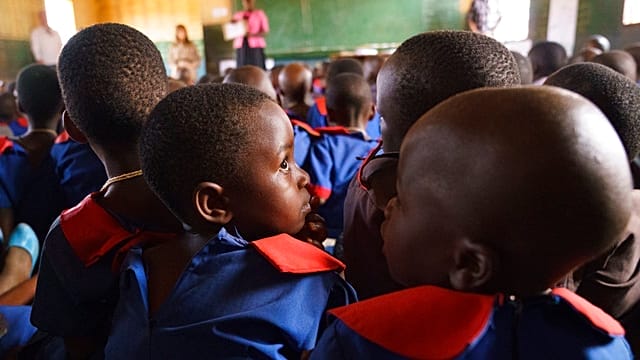 Nigeria dumps mother-tongue education – just as Ghana embraces it. Who’s it right?